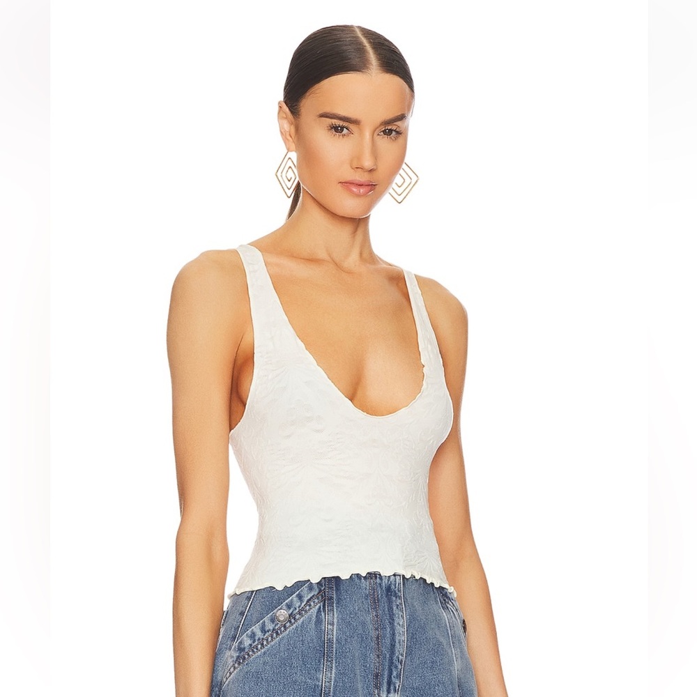 FREE PEOPLE ❤️🔥 NWT TANK IN WHITE/CREAM SIZE LARGE - Picture 3 of 7